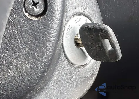 2007 Pontiac Vibe from USA, damaged, VIN 5Y2SL67887Z424806